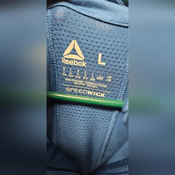 COPY - Reebok Speed wick 1/4 zip - Picture 2 of 3